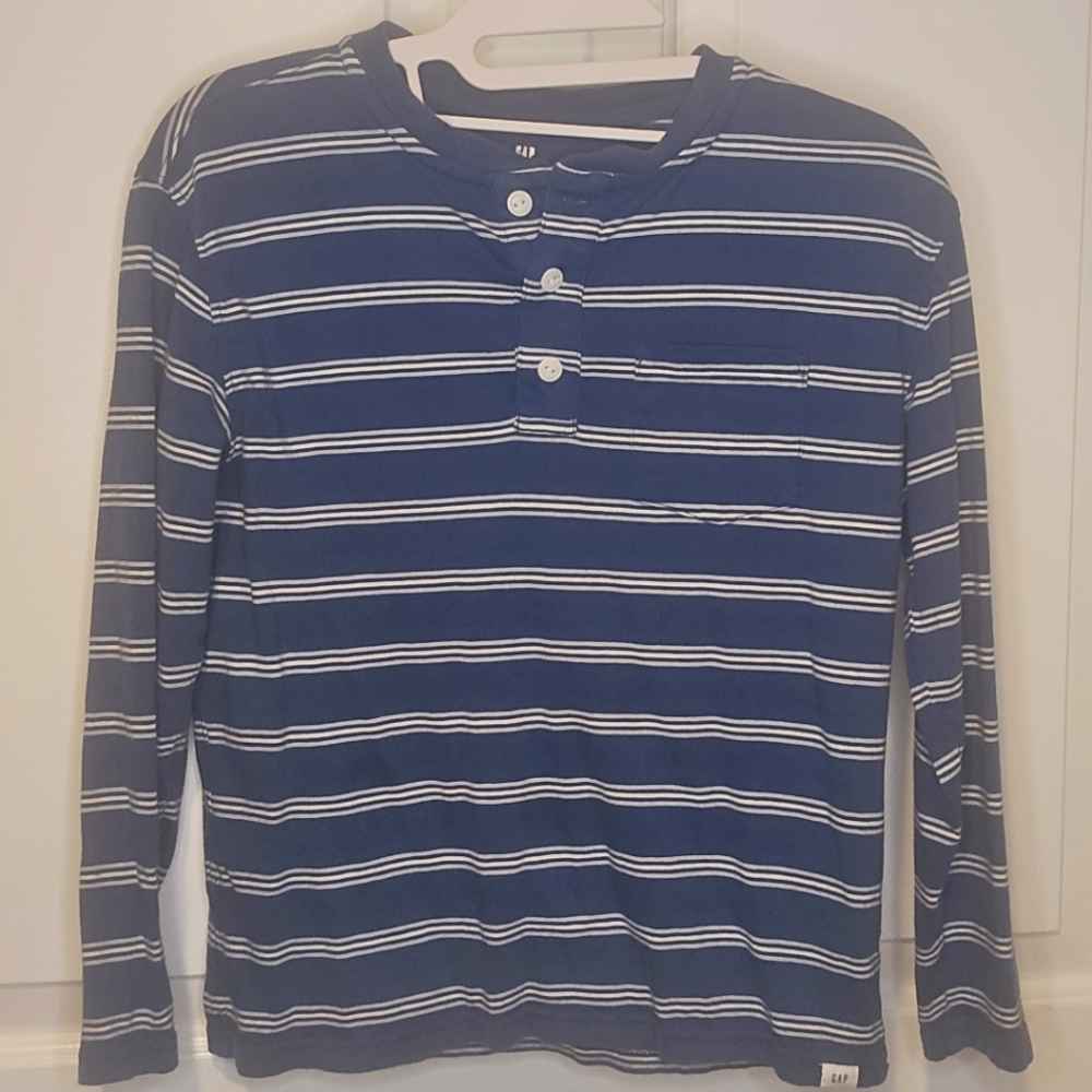 Gap kids size boys size Medium (8) long sleeve shirt